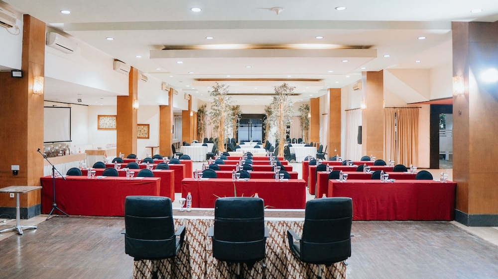 Hotel Montana Malang 53/65