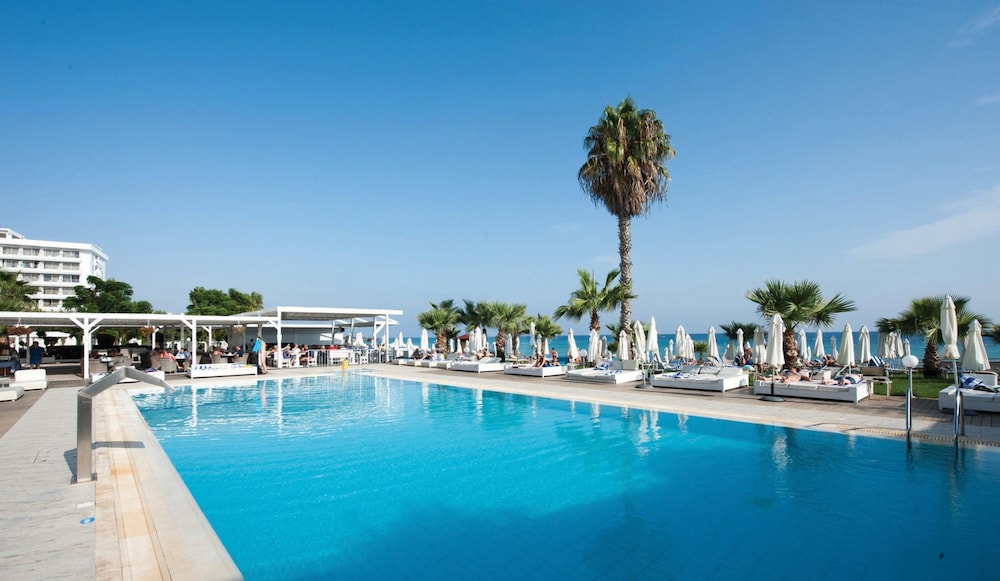 Silver Sands Beach Hotel 46/50
