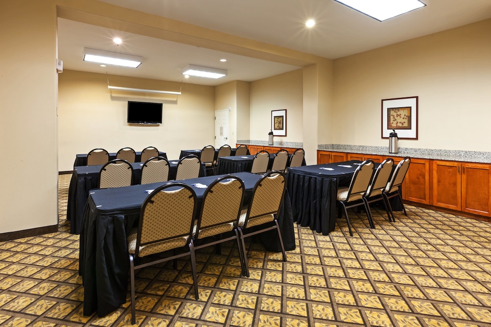 CANDLEWOOD SUITES BAYTOWN 48/58