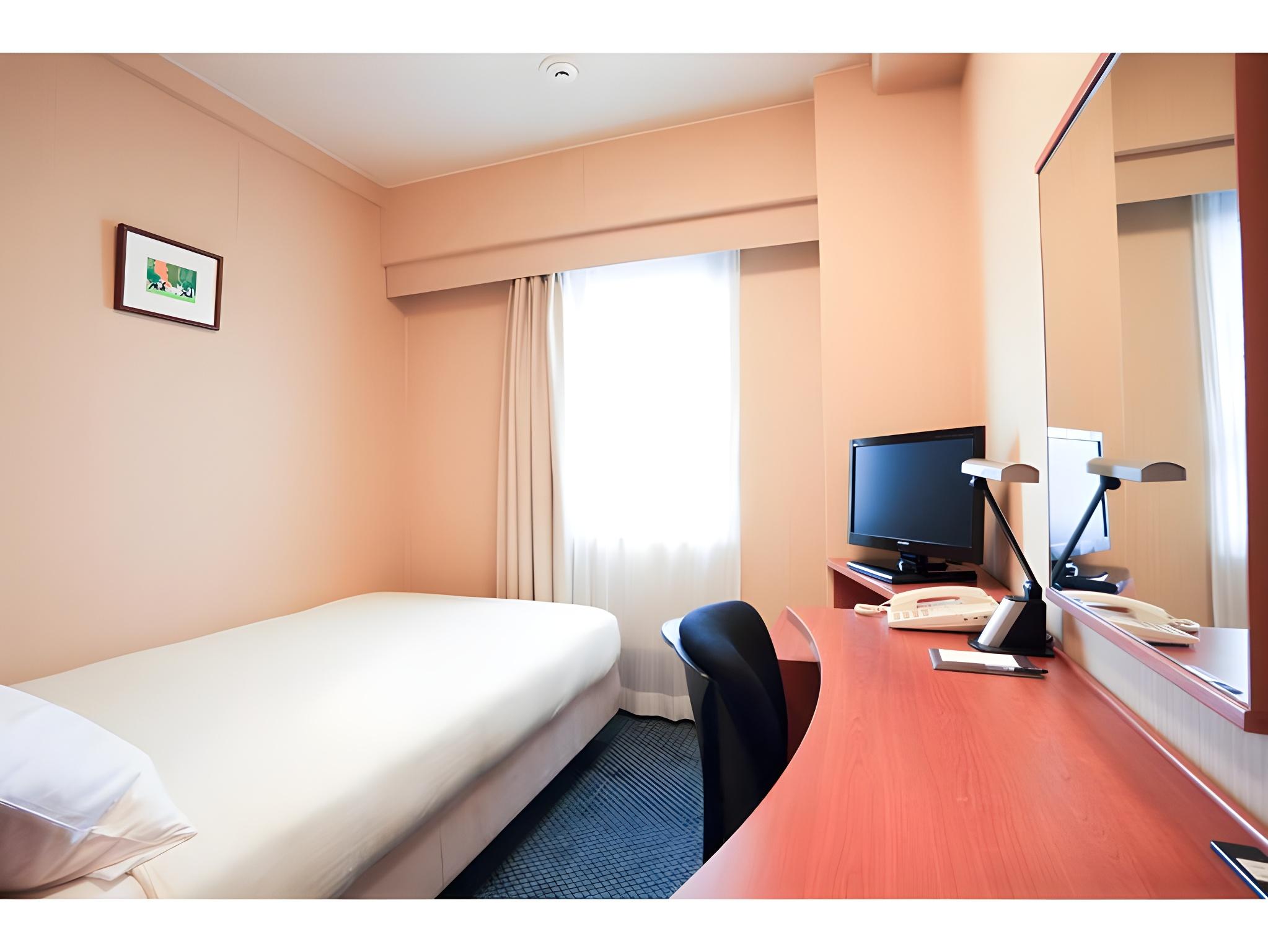 Semi Room, Semi Double Bed, Smoking