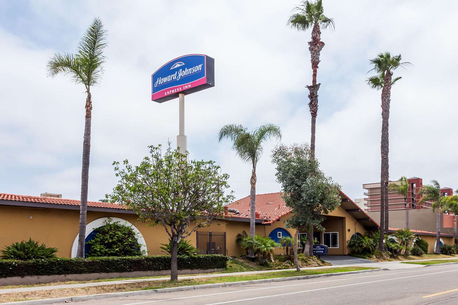 Howard Johnson by Wyndham National City/San Diego South 1/12