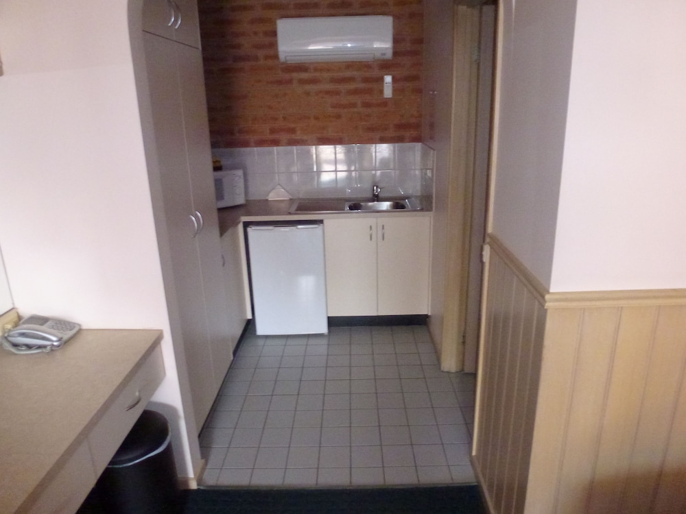 Colonial Motor Inn Bairnsdale 14/37