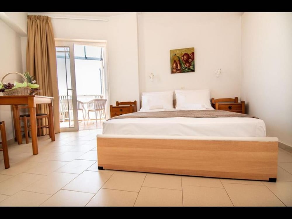 Girogiali Beach Hotel 13/50