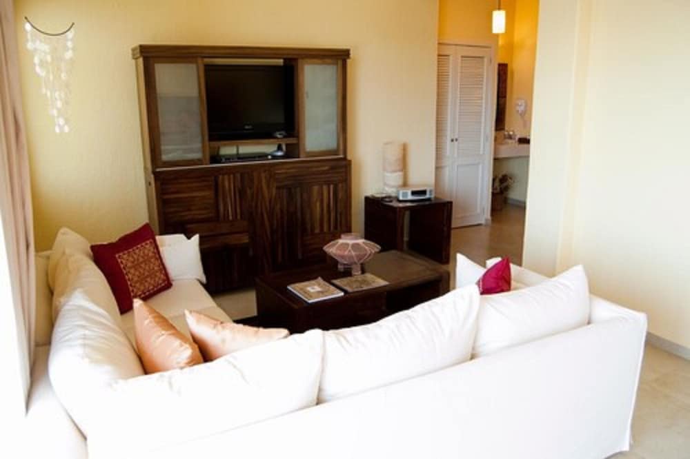 EL CHANTE SPA HOTEL 32/50