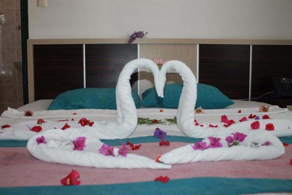 Semt Luna Beach Hotel 31/45