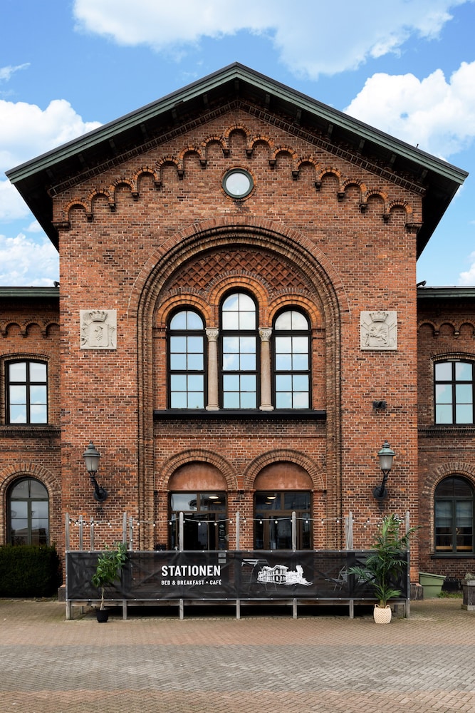 Stationen Bed Breakfast 1/50