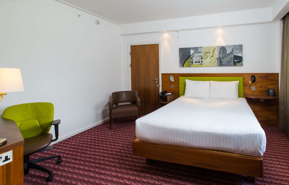 HAMPTON BY HILTON LIVERPOOL/CITY CENTRE 15/56