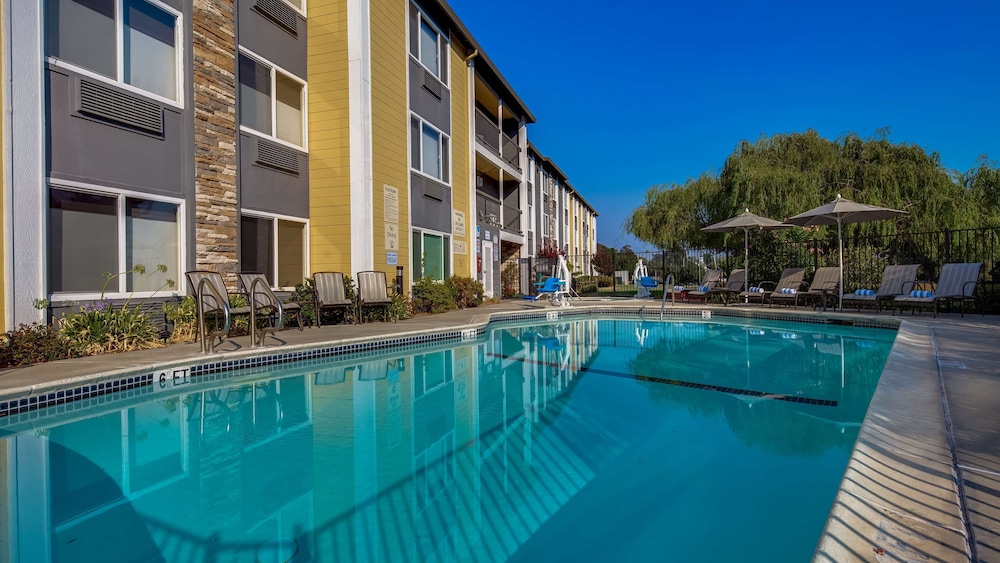 Best Western Plus Heritage Inn 4/40