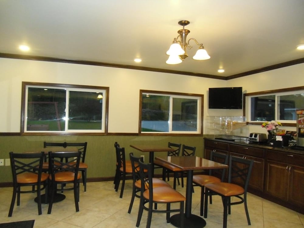 Pilgrim Inn & Cottages 40/58