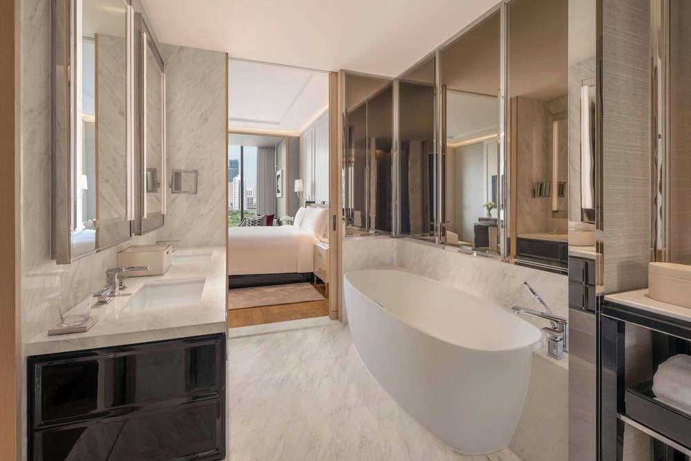 The Ritz-Carlton, Bangkok 45/45