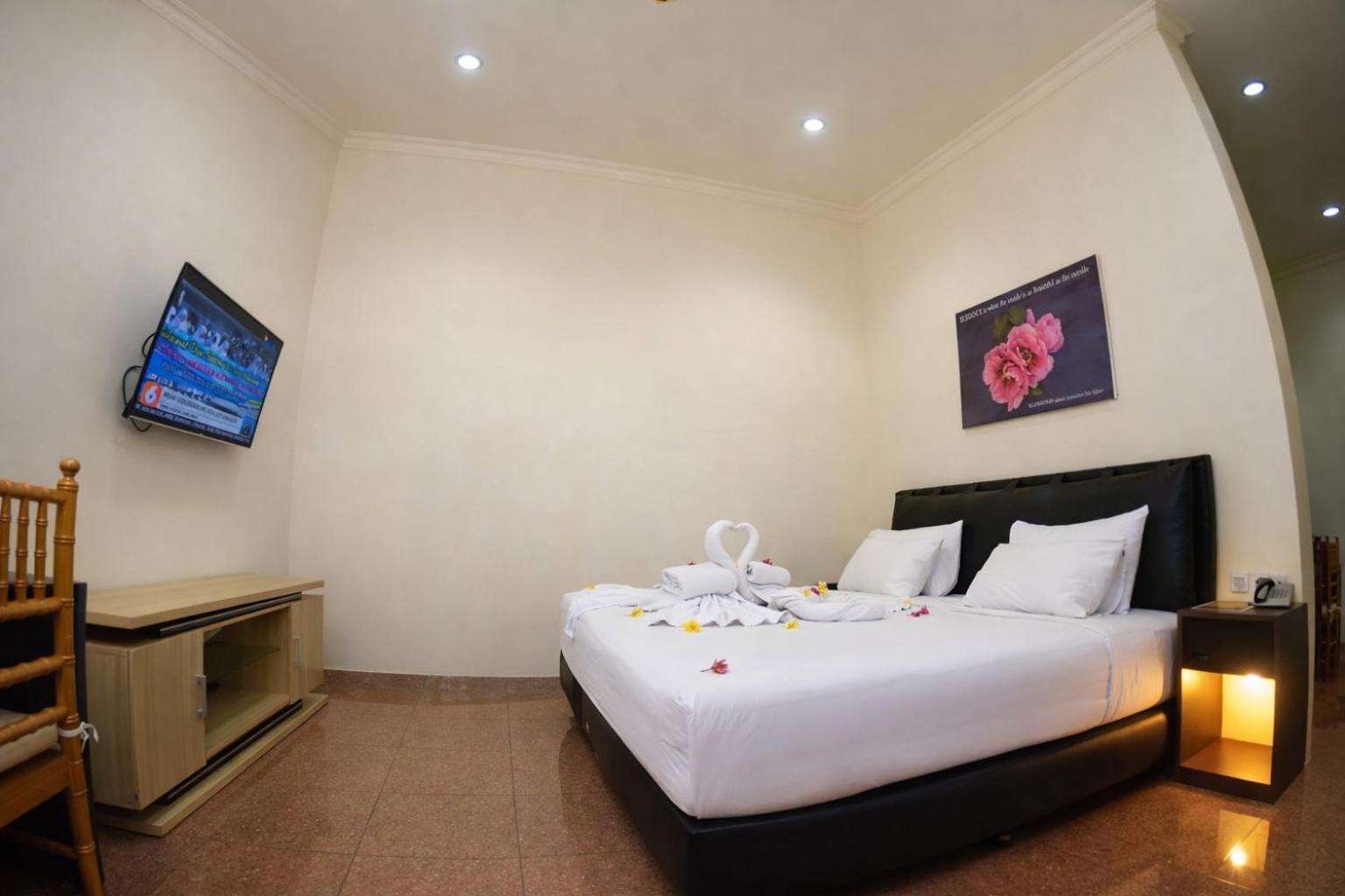 Mahkota Hotel 16/56