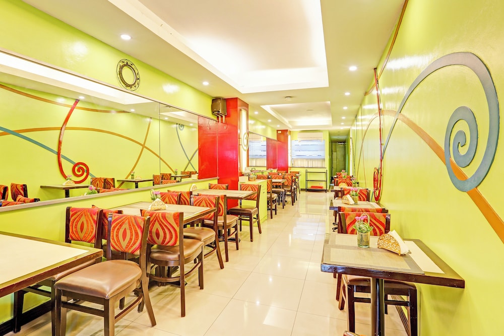 Townhouse OAK Makati Manila Near PNR Pasay Evangelista formerly VIP Suites 42/47