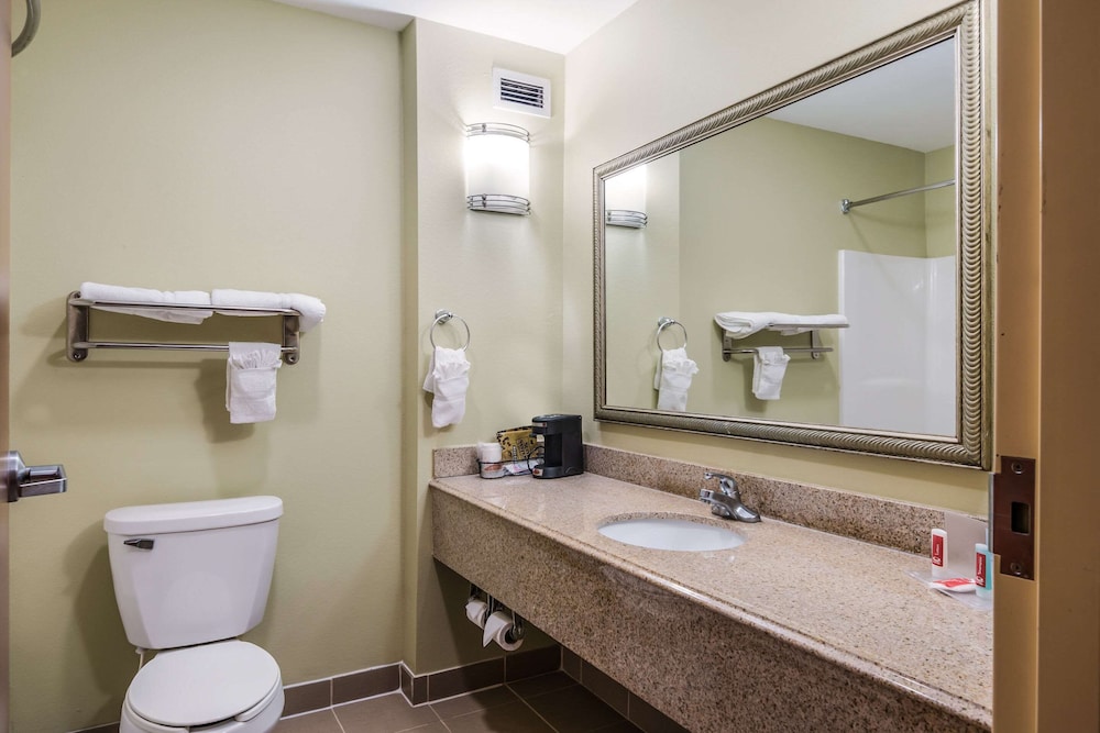 Econo Lodge Inn & Suites Little Rock SW 20/21