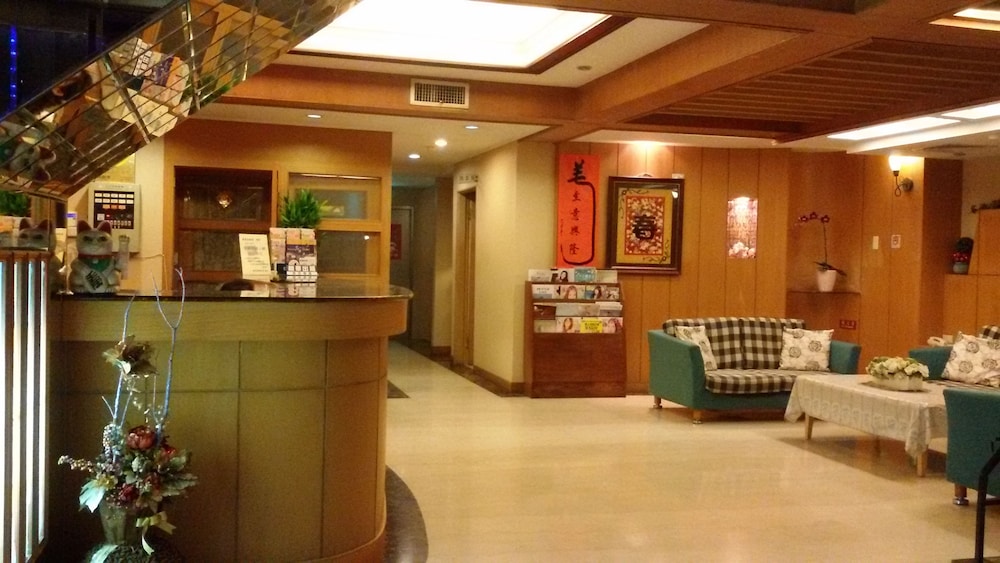 Riverside Hotel 5/50