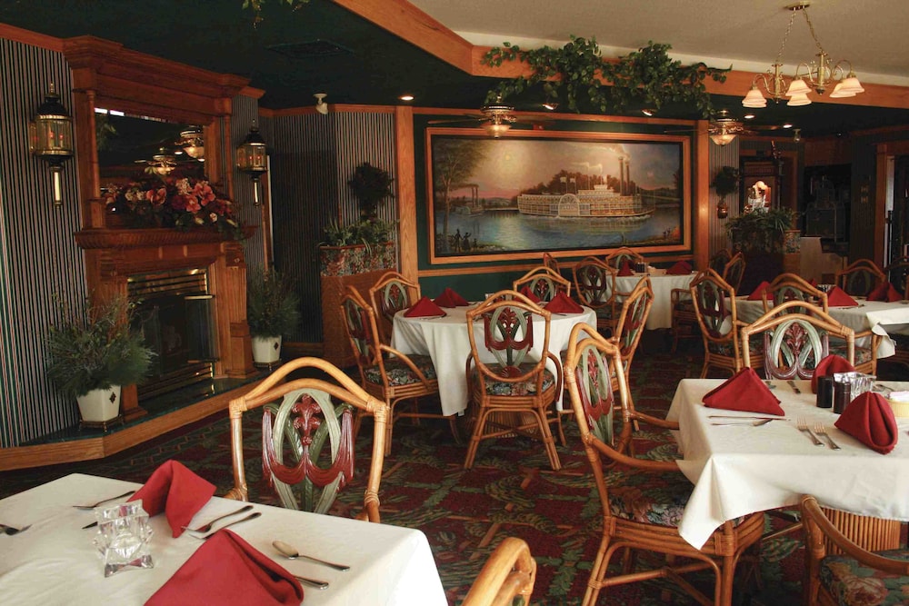 Fulton Steamboat Inn 36/79