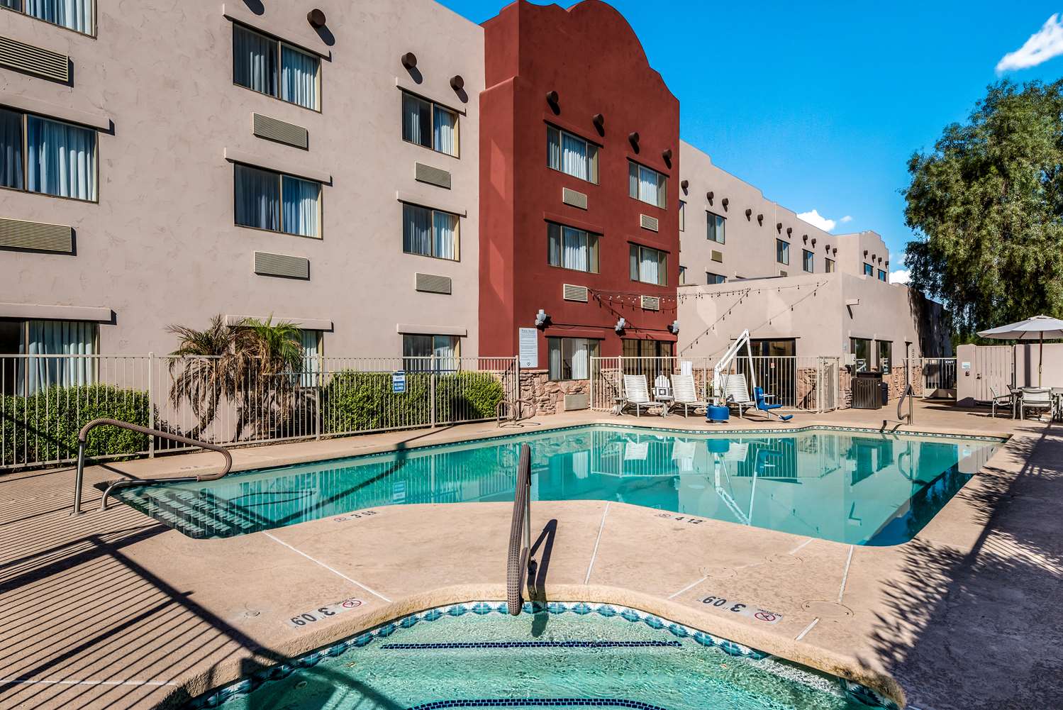 Red Lion Inn and Suites Goodyear Phoenix 36/36