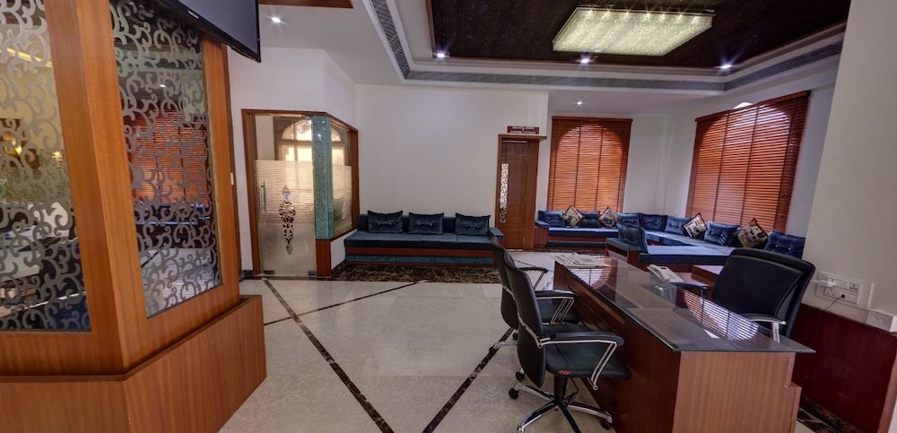 Ambience Gwalior 17/19