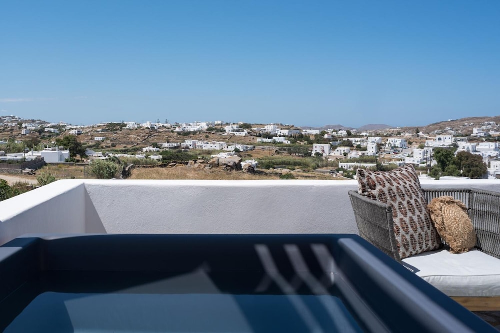 VRACHOS SUITES MYKONOS 9/75