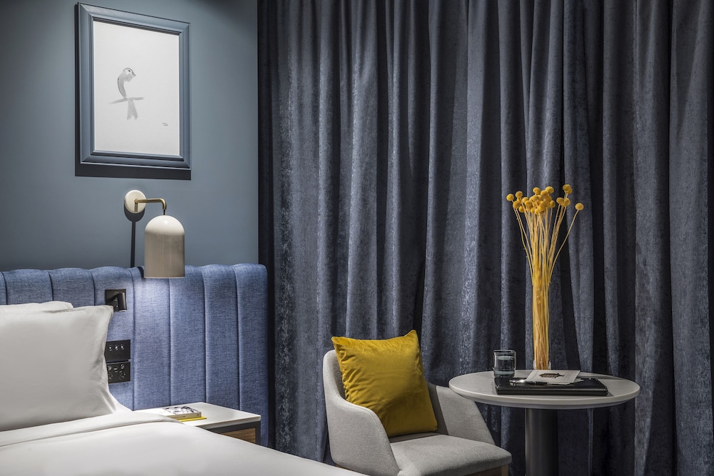 voco Melbourne Central, an IHG Hotel 27/77