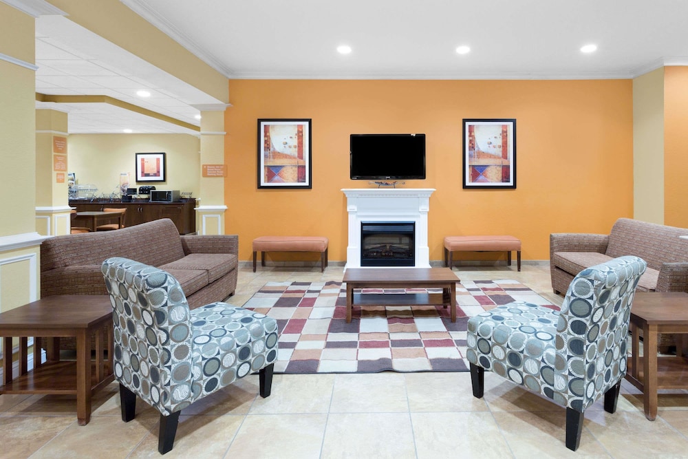 Microtel Inn Suites By Wyndham Greenville University Med 27/44