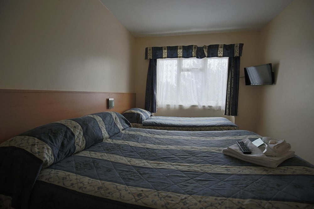 LAGUNA HOTEL 34/39
