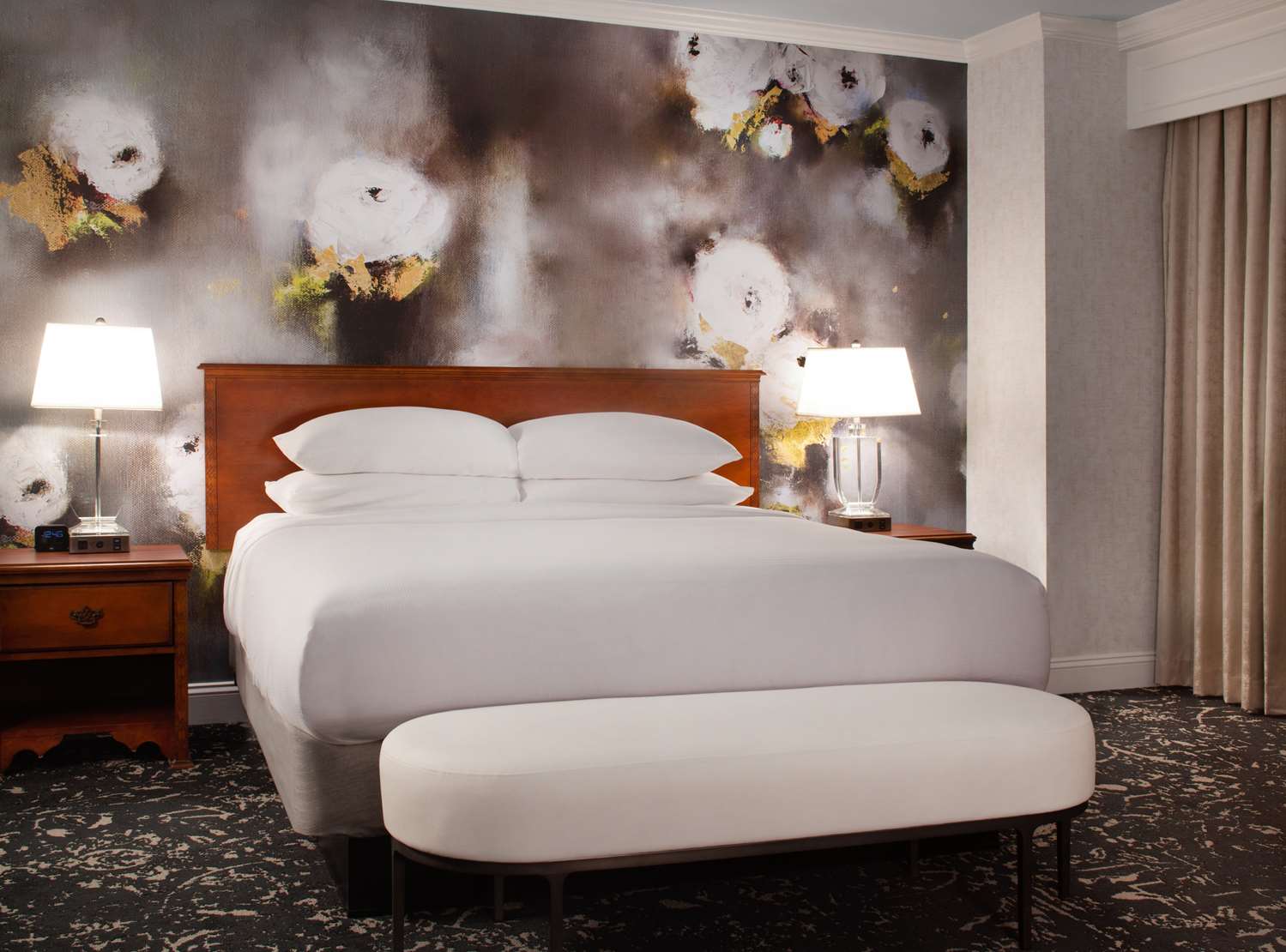 Junior Suite, King Bed, Golf Course View