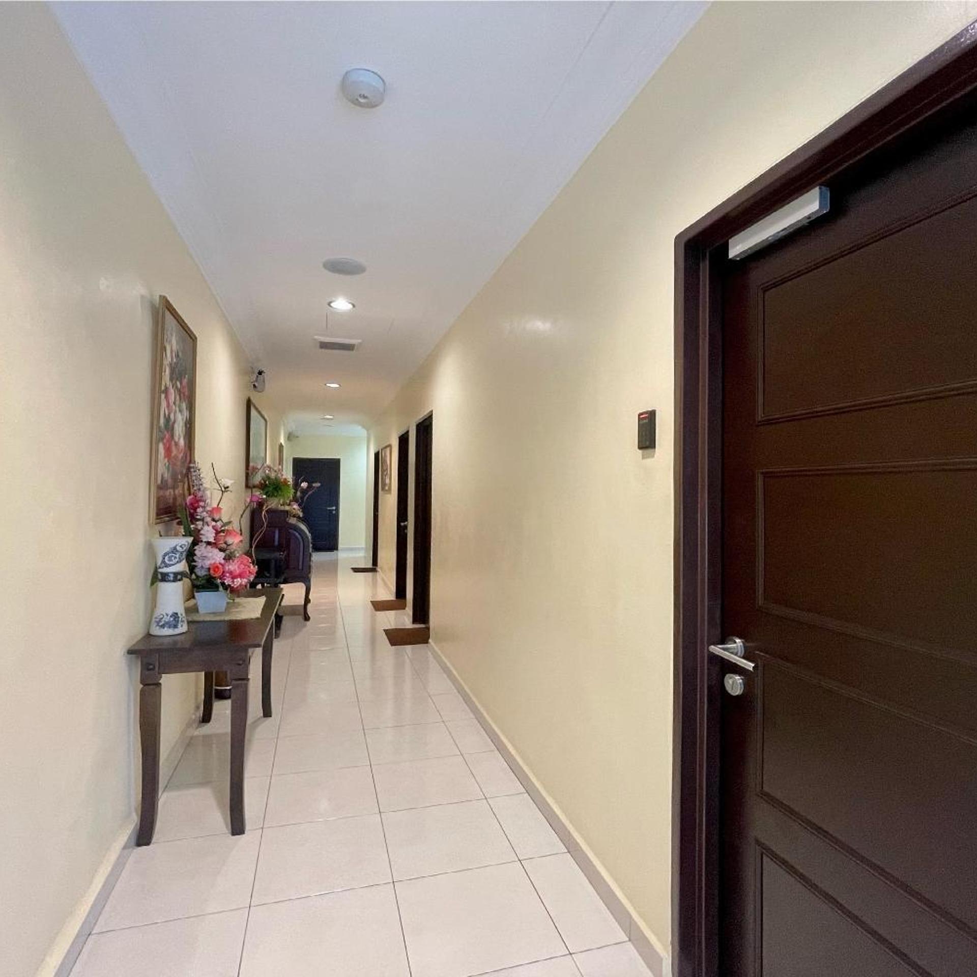 OYO 90369 Safari Hotel Lumut 6/25