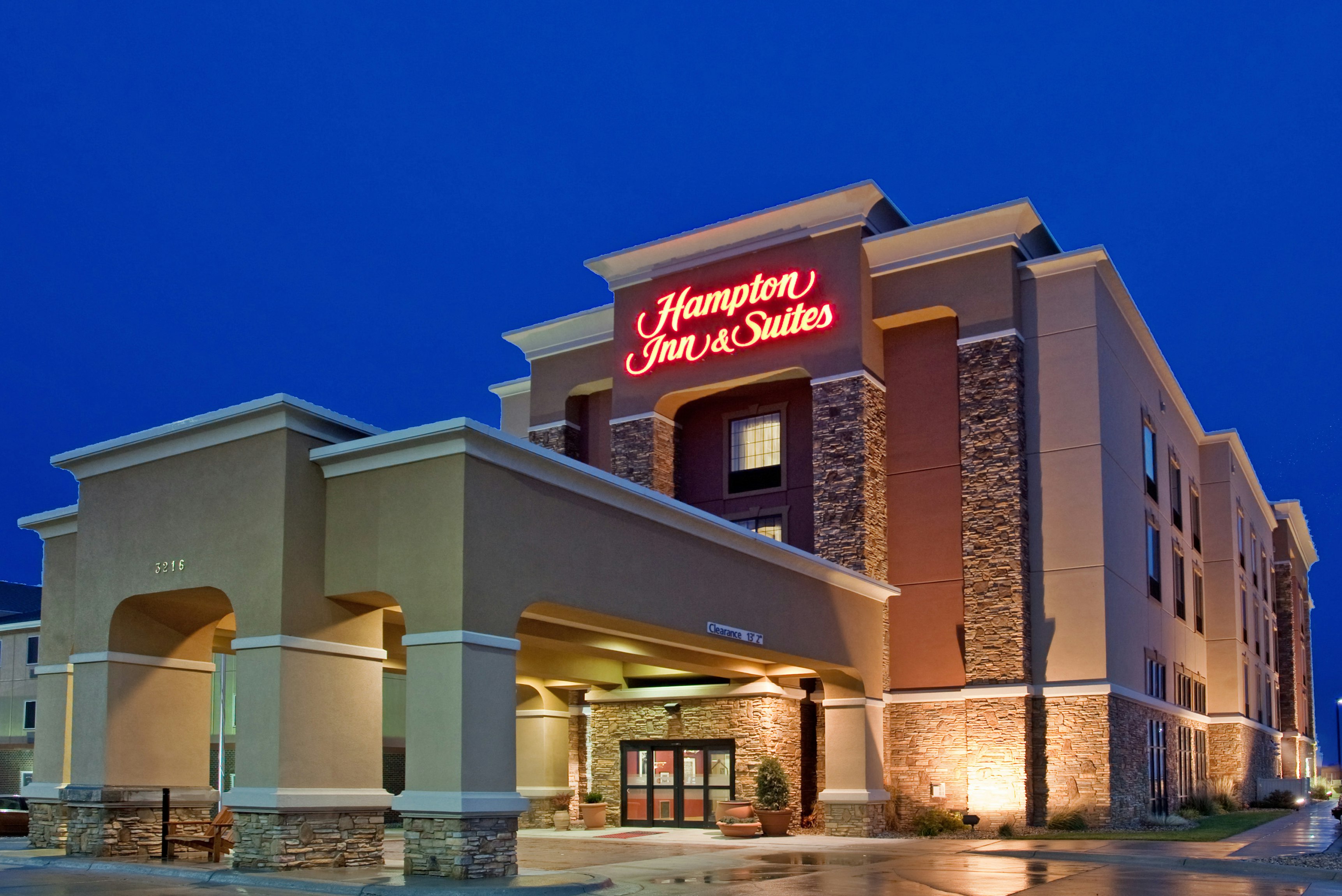 HAMPTON INN AND SUITES ABERDEEN in ABERDEEN - SD