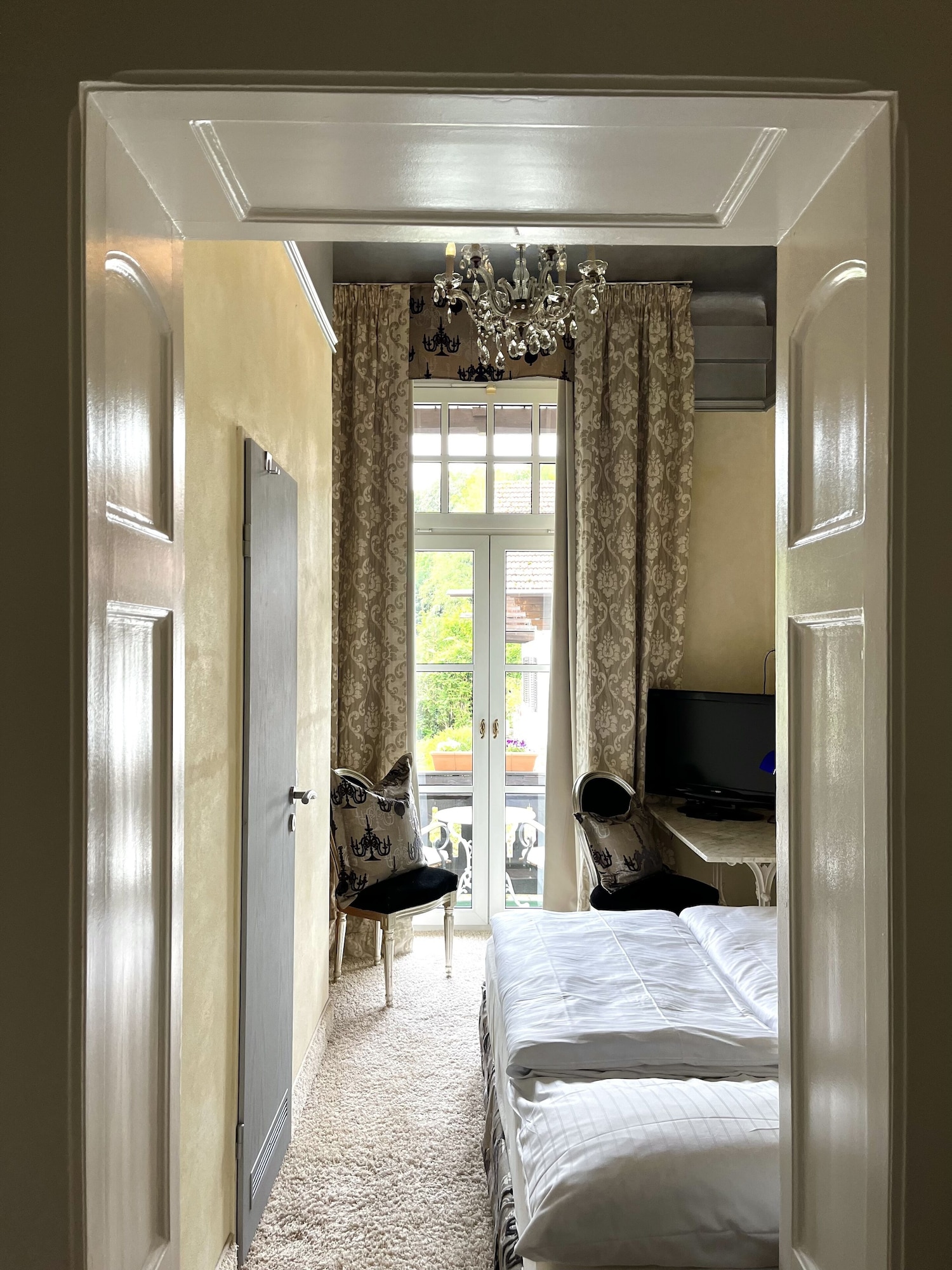Gold, Family, Apartment, 1 Double and 1 Single Bed