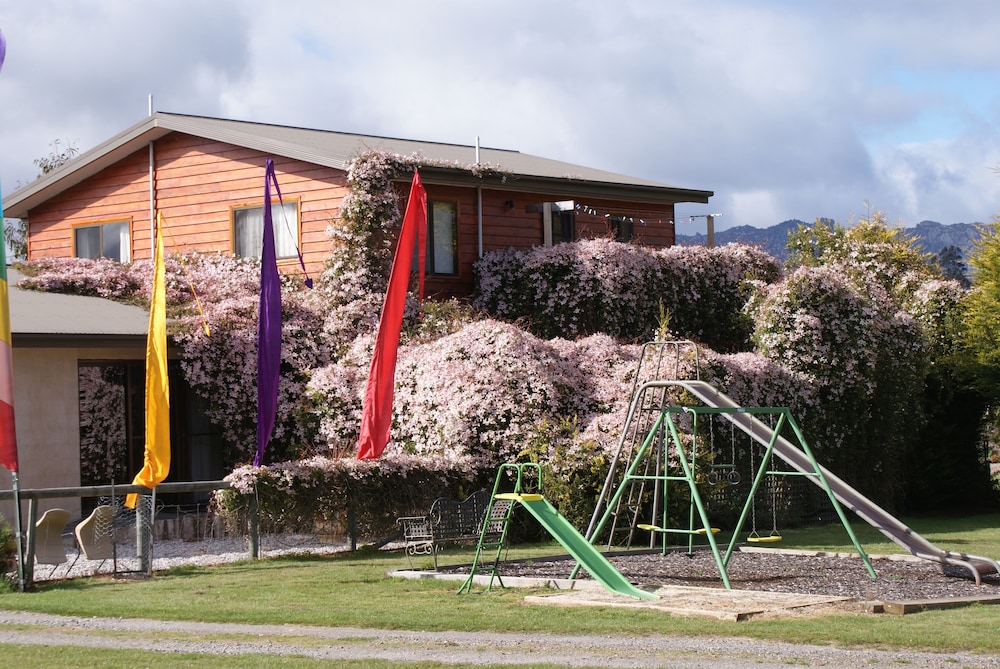 AAA GRANARY ACCOMMODATION-THE LAST RESORT 42/63