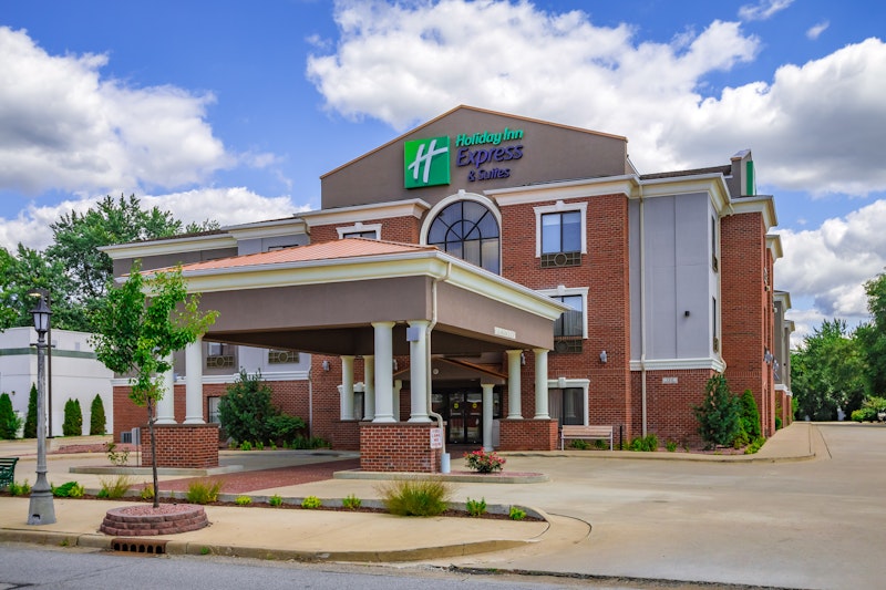 Holiday Inn Express Hotel & Suites South Bend 2/63