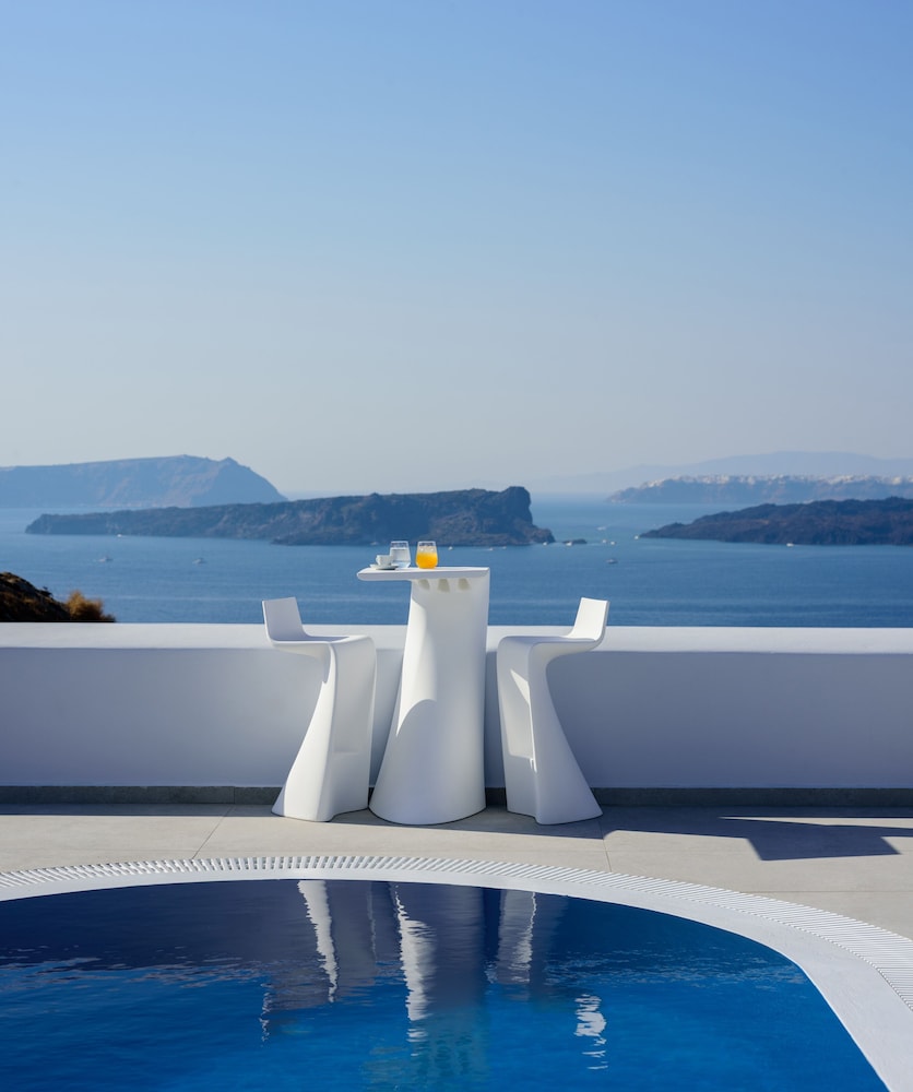 ACRO BLUE LUXURY VILLAS 50/60
