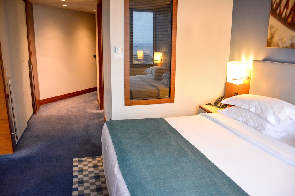 Sheraton Istanbul Atakoy Hotel 13/77