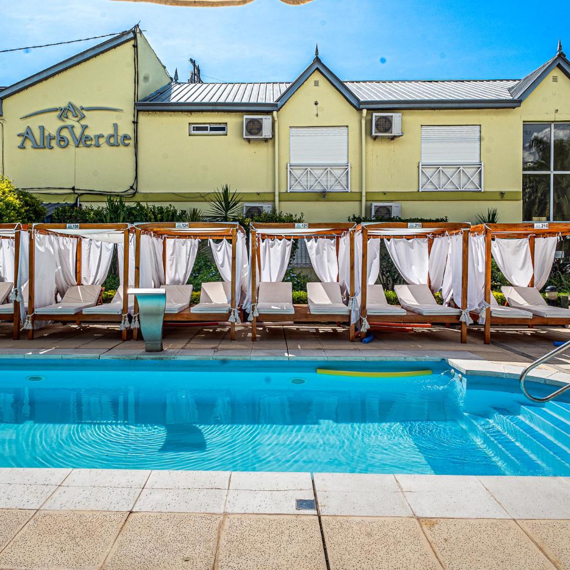 Alto Verde Suites and Apart 4/50