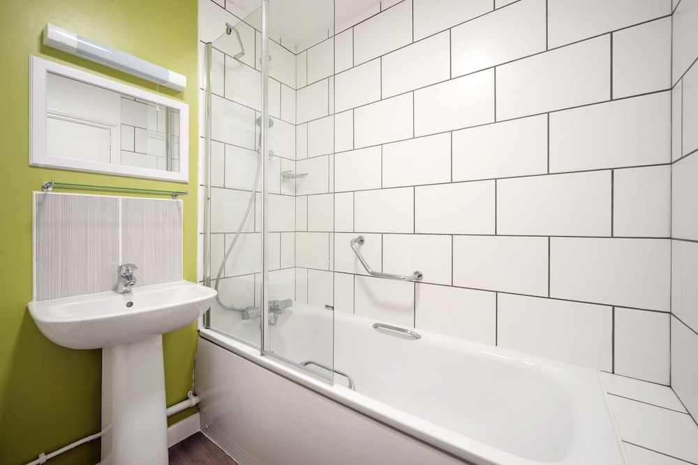 Superior, Twin Beds, Scenic View, Pitlochry Hydro Hotel 8/9