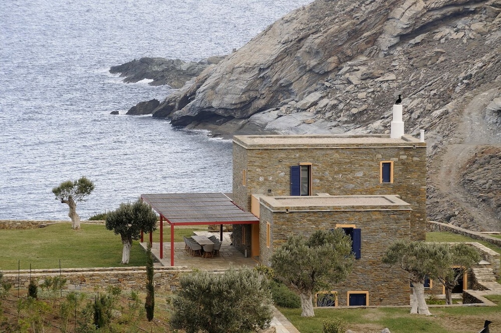 AEGEA BLUE CYCLADITIC RESORT(FOMERLY AEGEA BLUE VILLAS AND SUITES) 61/72