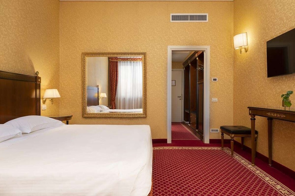 Room, Double Bed