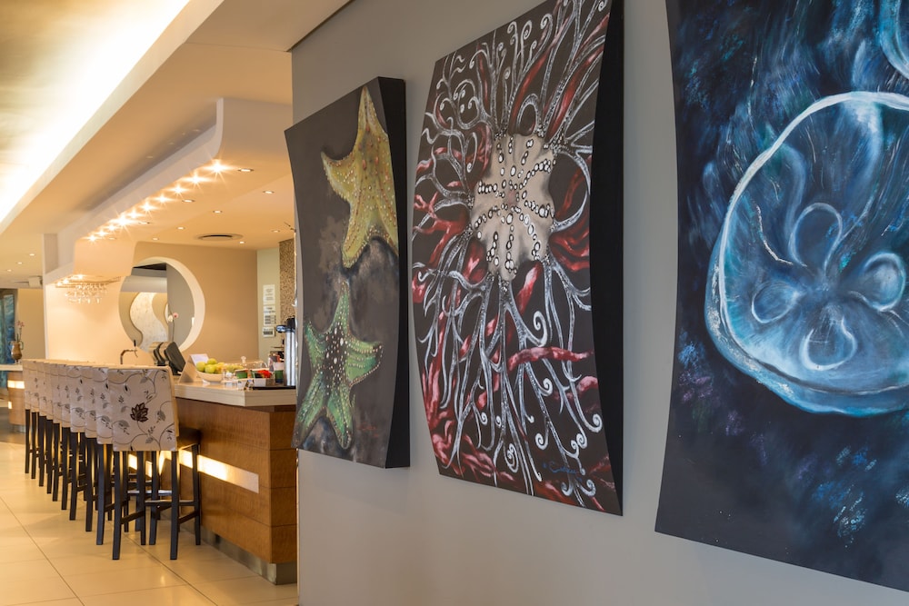 HOLIDAY INN EXPRESS DURBAN - UMHLANGA 68/83