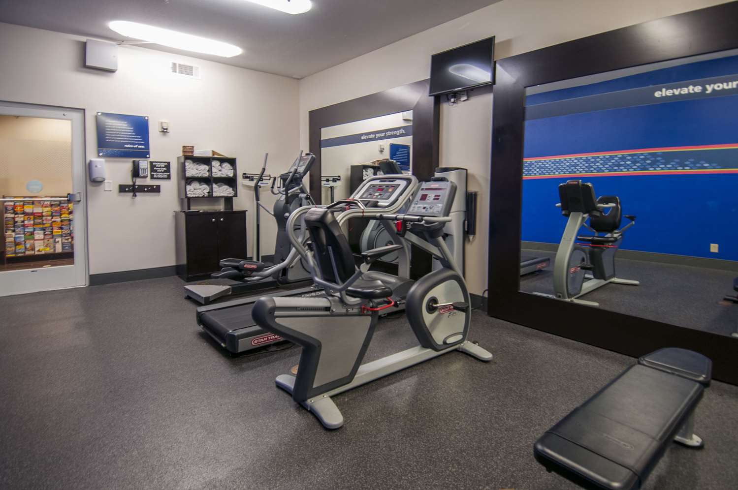 Hampton Inn And Suites Waxahachie 48/76