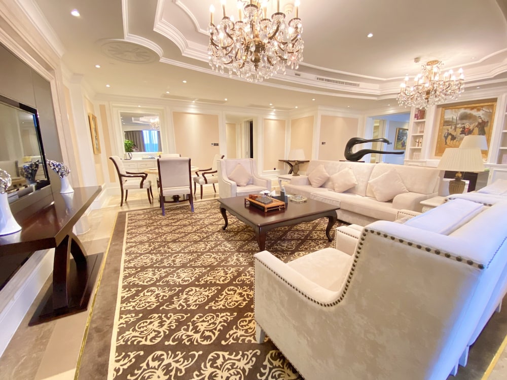 Holiday Inn FOSHAN NANHAI CENTRAL 57/81