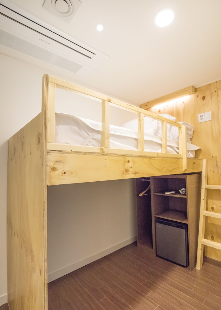 Step Inn Myeongdong 1 35/72
