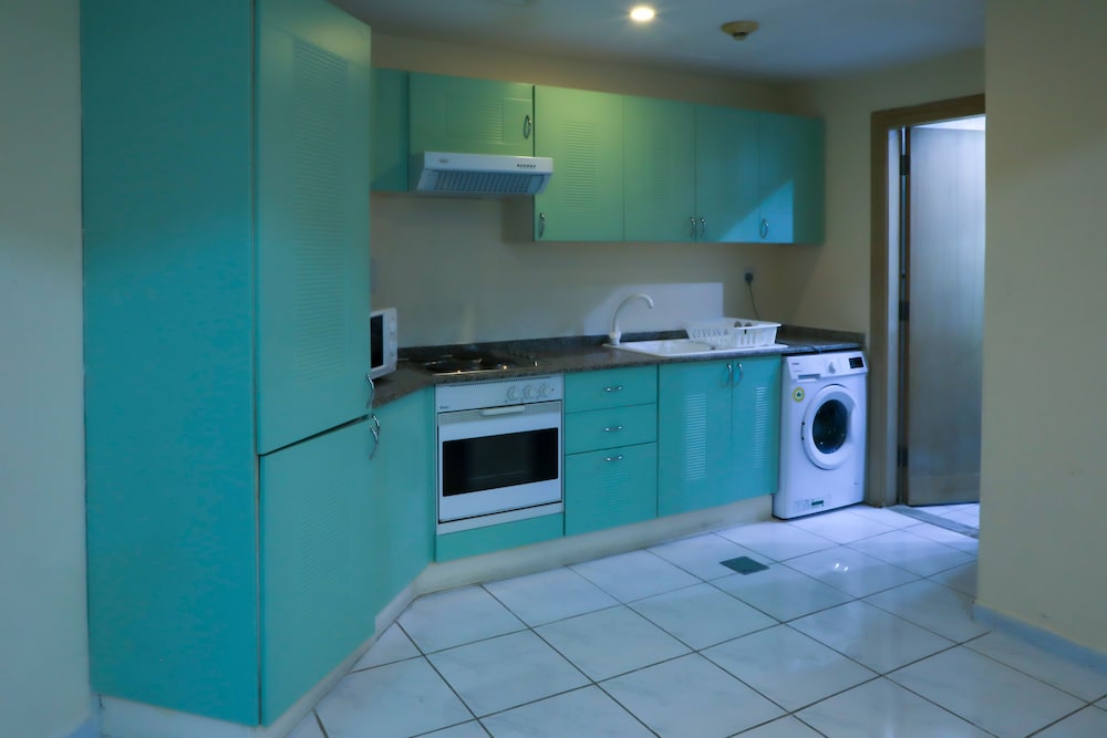 Wescott Pearl Hotel Apartments L.L.C 32/32