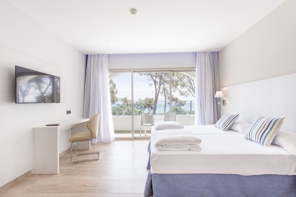 Alcanada Golf Hotel 25/75