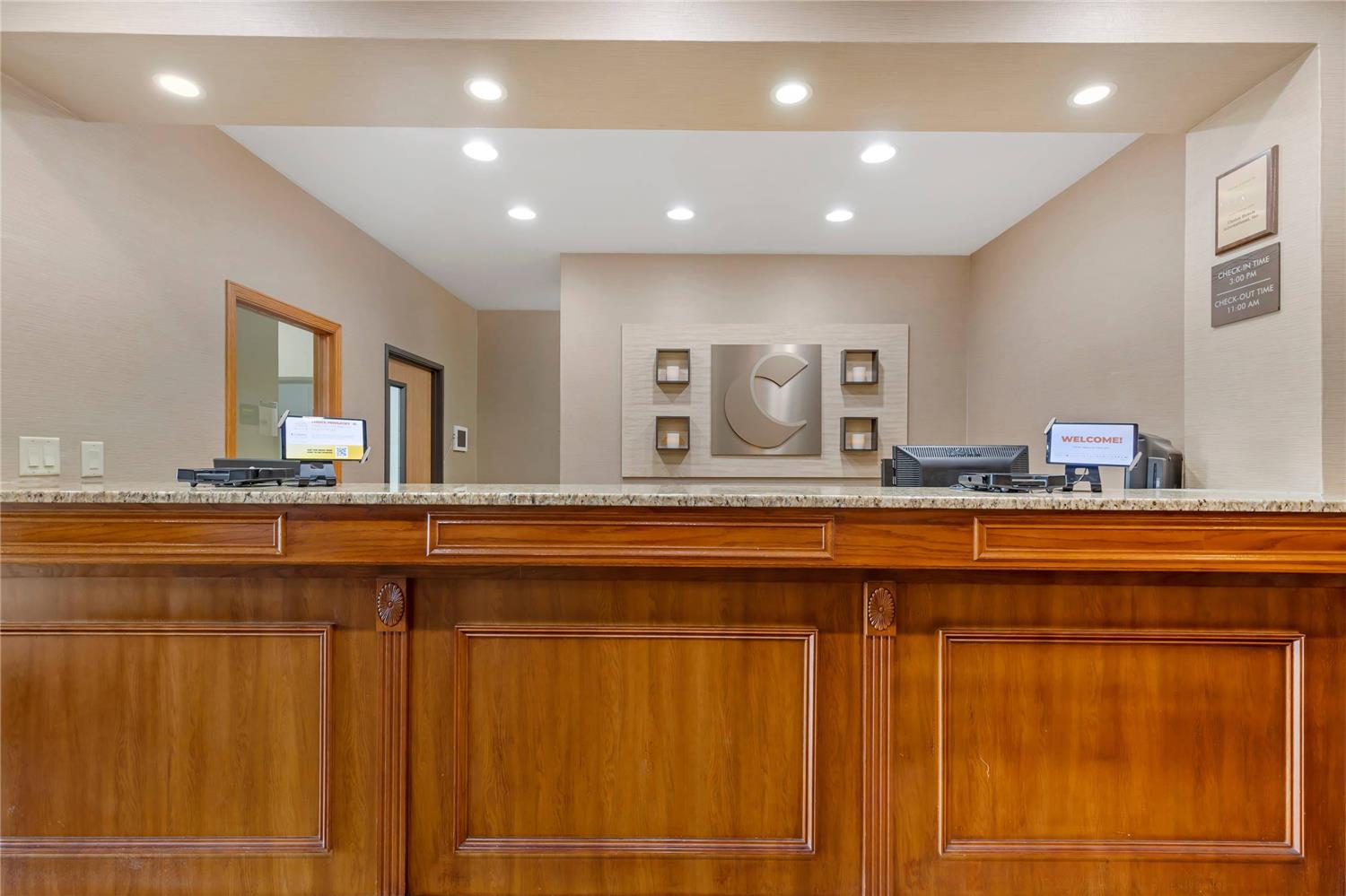Comfort Inn & Suites East Moline near I-80 9/29