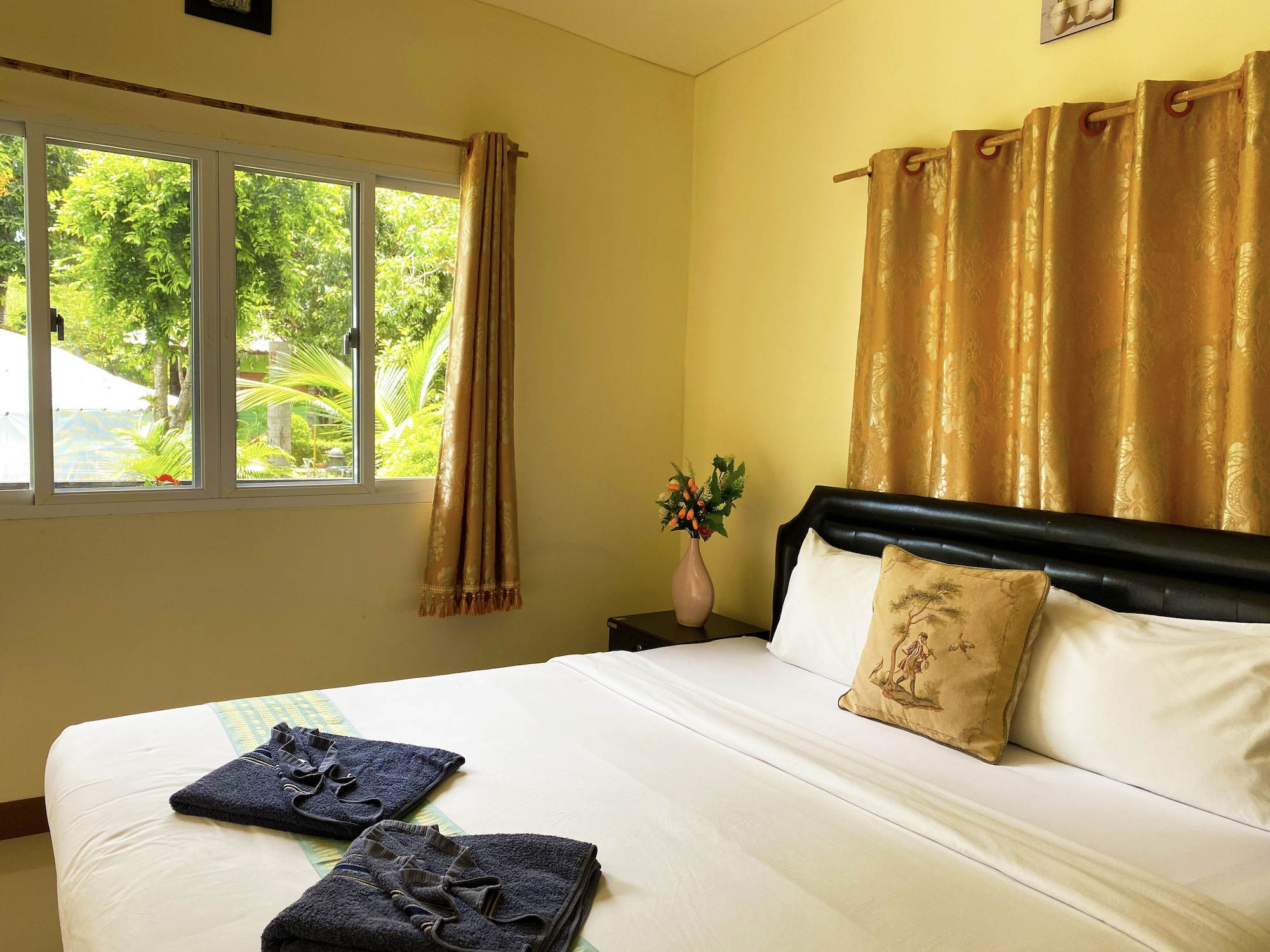 SUPERIOR, DOUBLE BED, GARDEN VIEW