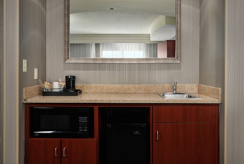 Lobby at Courtyard by Marriott Bristol, BRISTOL - VA