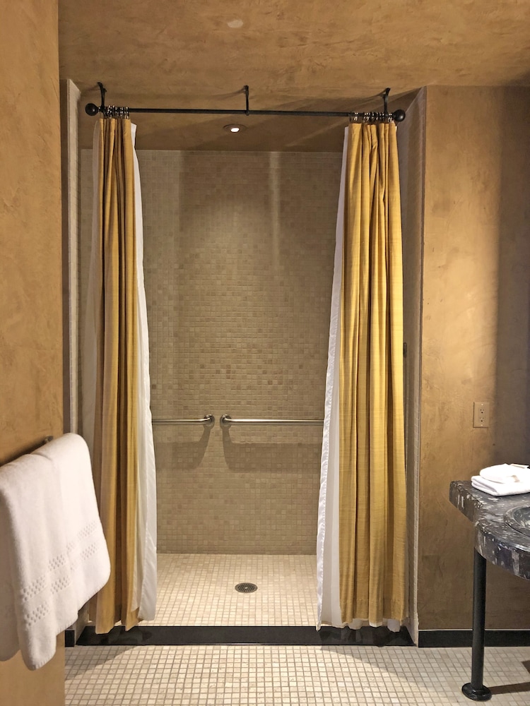 Border House at Crystal Bay Casino 25/26