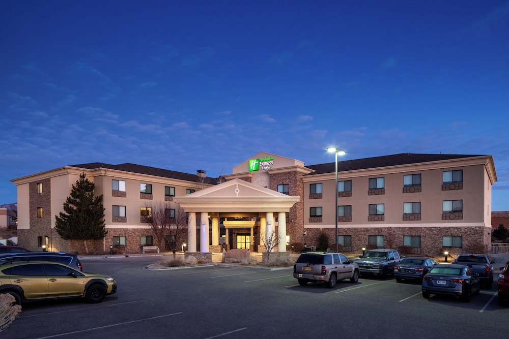 Holiday Inn Express Hotel and Suites Los Alamos Entrada Park 69/73