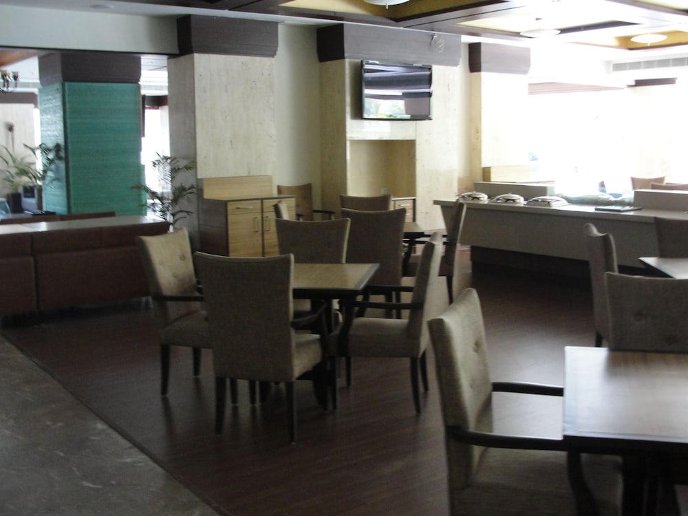 Cambay Grand 47/60