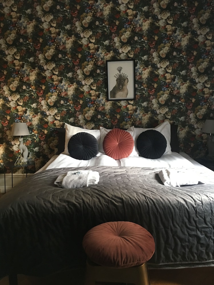 Morris Hotel 16/34
